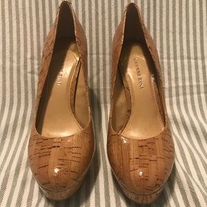 NWOT Gianni Bini cork heels